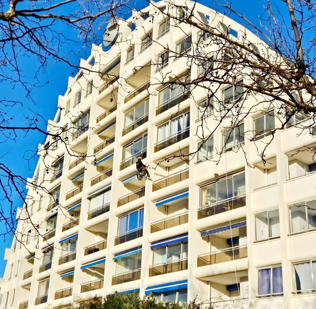 Travaux en hauteur pour reprise de maçonnerie dans l'hérault